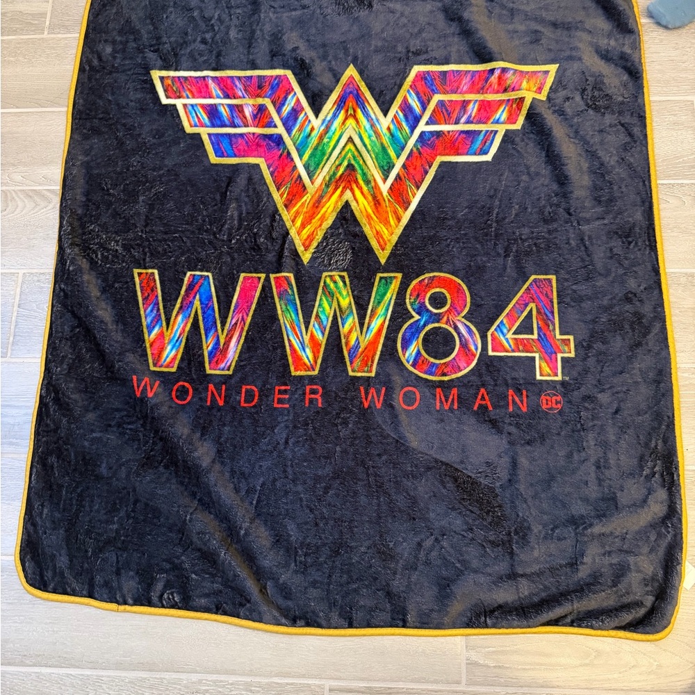 Wonder Woman 1984 DC Comics Fleece Cozy Soft Colorful Plush Throw Blanket